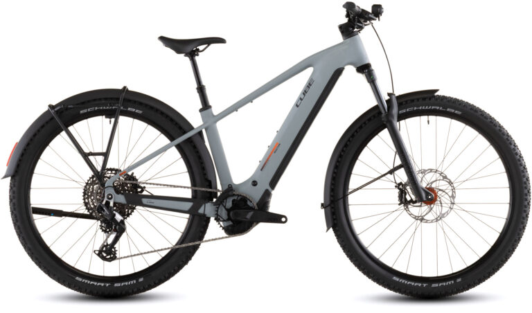 CUBE Reaction Hybrid Race 800 FE