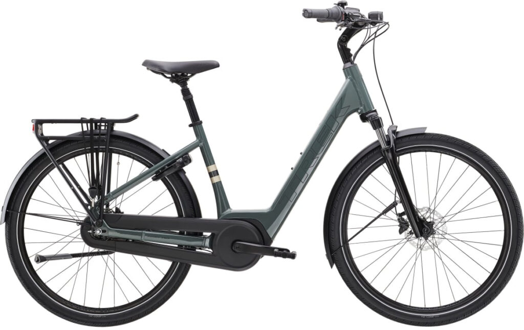 Trek District+ 2 Lowstep – 400Wh 2026 electric bike image 01