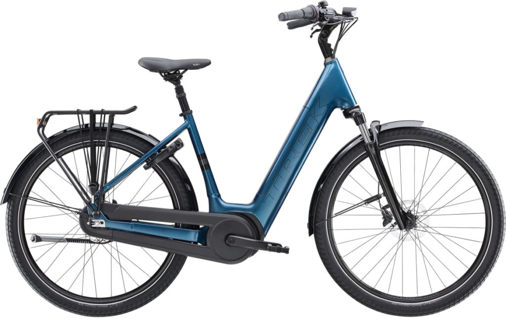 Trek District+ 3 Lowstep – 400Wh 2026 electric bike image 01